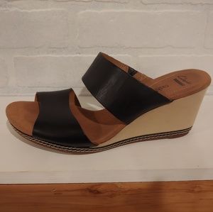 Clarks Wedge Sandal in Black SZ 10